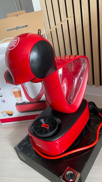KRUPS Nescafé Dolce Gusto Кафемашина с капсули + органайзер чекмедже