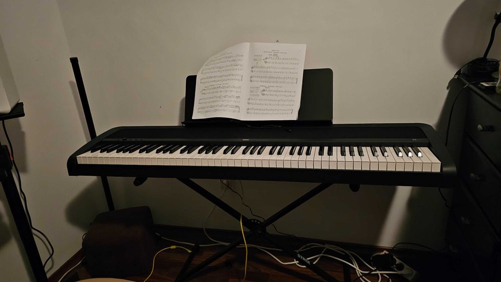 Продавам KORG B2