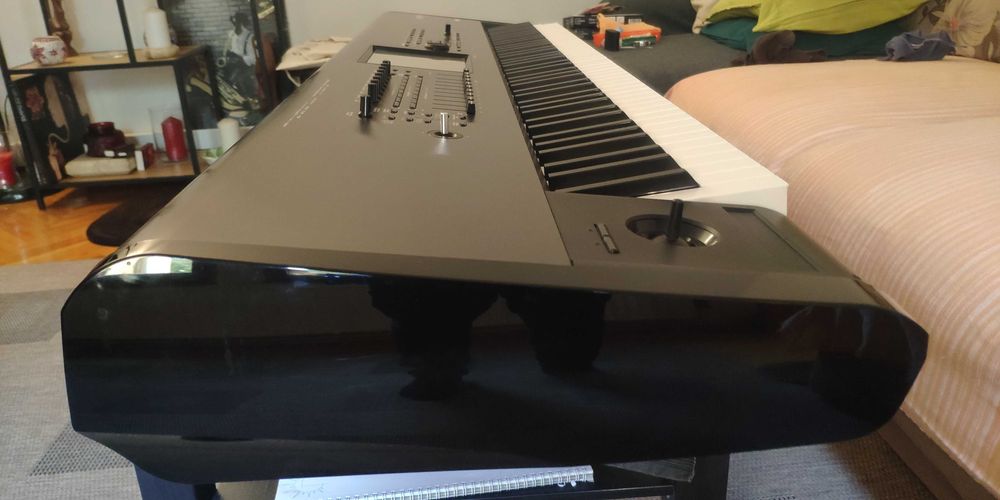Oferta Black Friday! Korg Kronos 88 + case. Pana pe 15 noiembrie