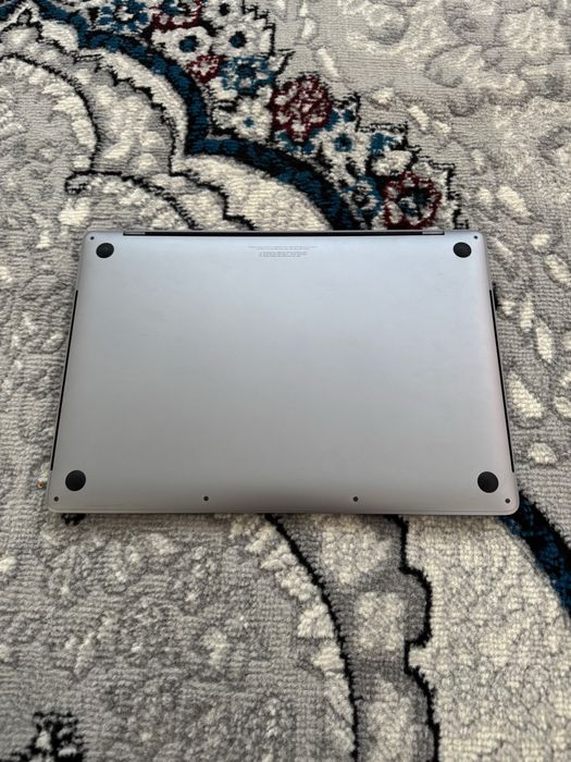 Macbook Pro 15 inch core i7 16/256