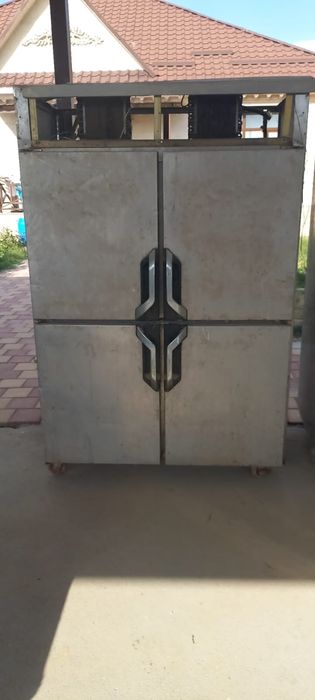 продам промышленый холодильник
