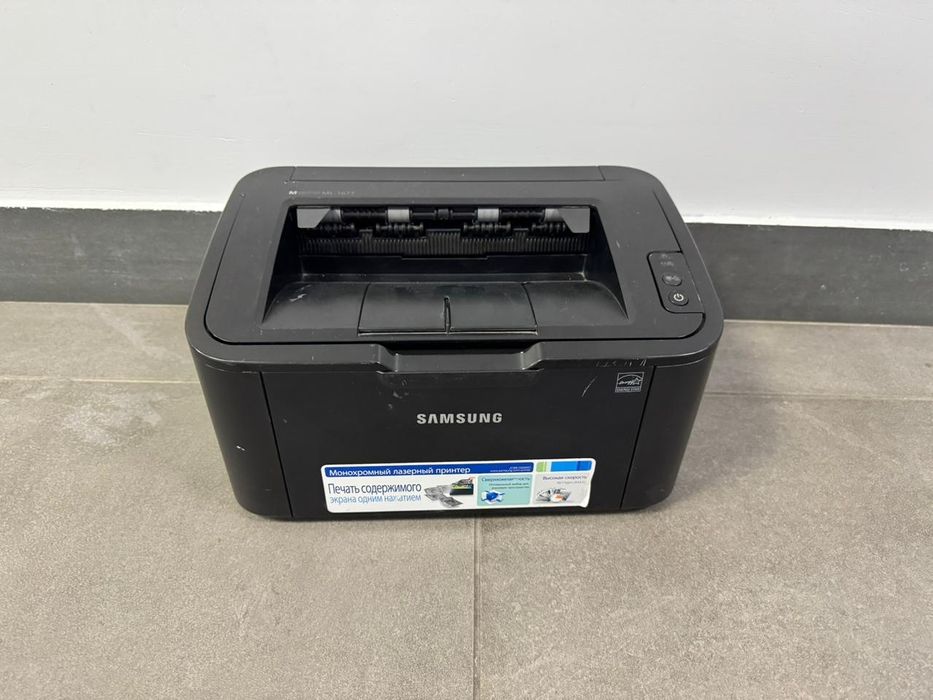 Лазерный принтер Samsung ML-1677 в хорошем состоянии.