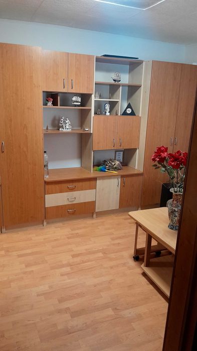Se închiriază apartament 200e