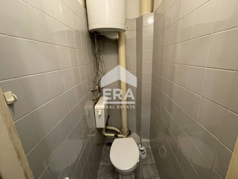 Двустаен апартамент за продажба, с отделна кухня, в кв. Младост 2, Вар