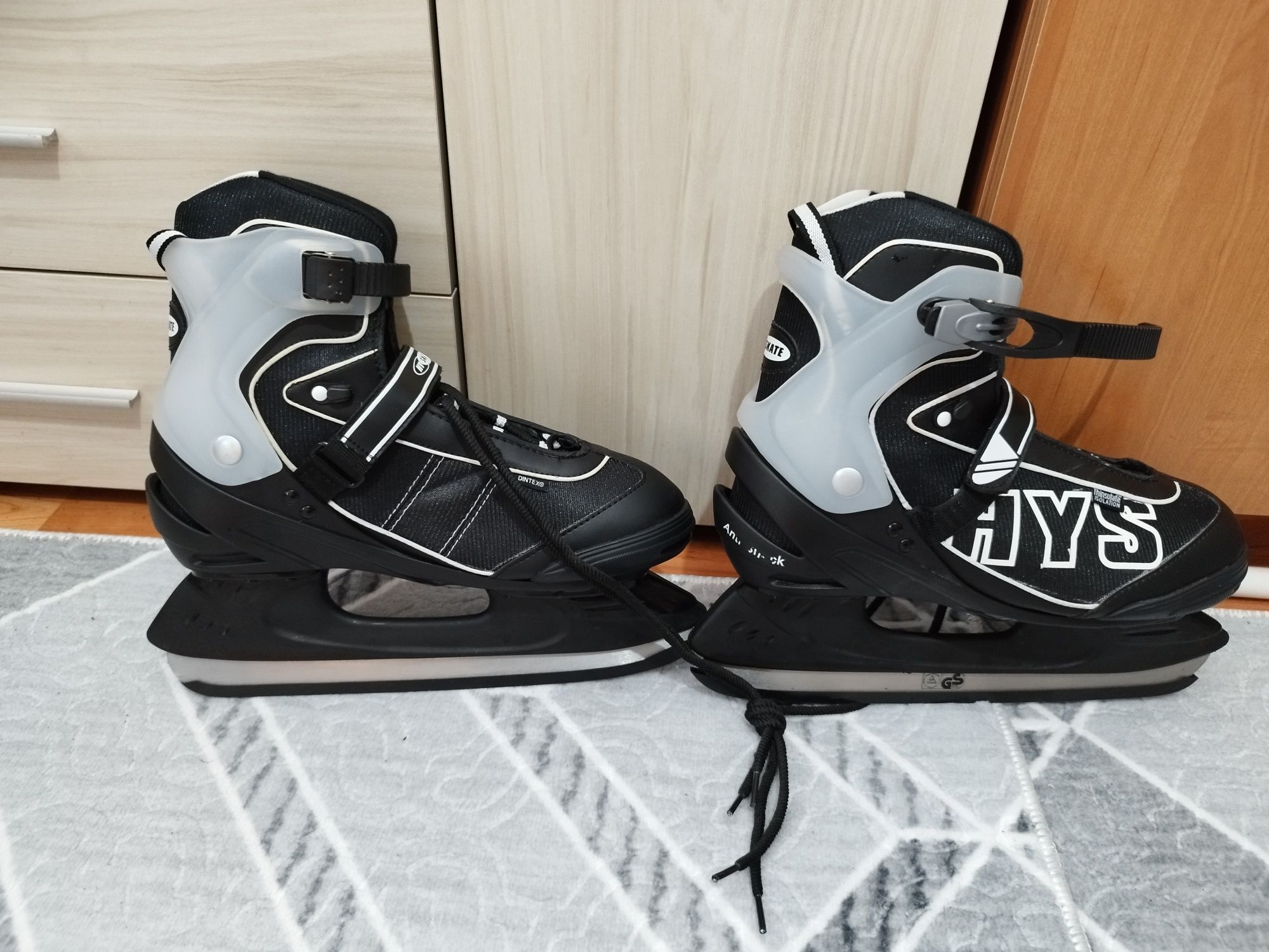 Кънки на лед HY SKATE