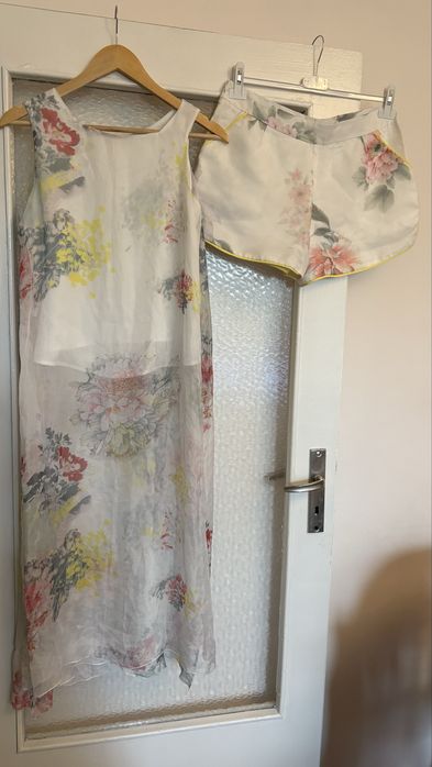 Сет къси панталони и туника от сатен и шифон