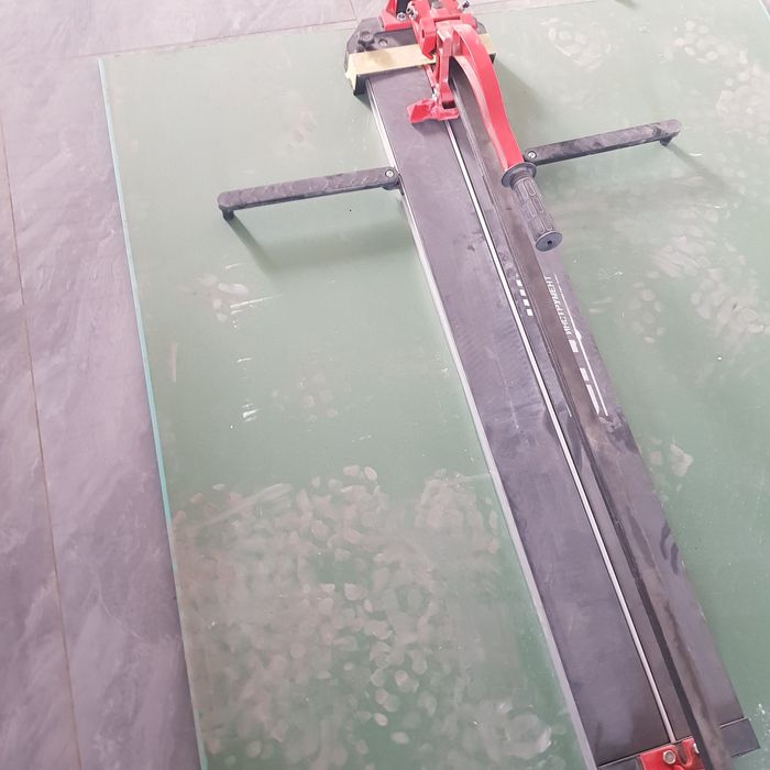 Плиткарез           .