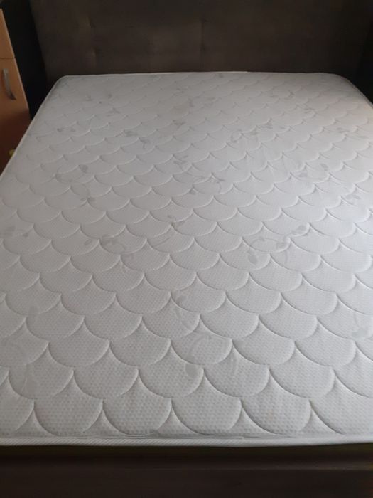 Pat cu saltea - 160x200cm