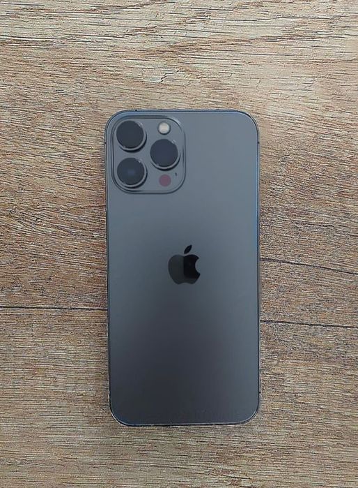 Vând IPhone 13 pro max defect!