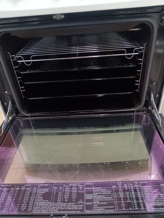 Свободно стояща печка с керамичен плот VOSS  2 години Гаранция!