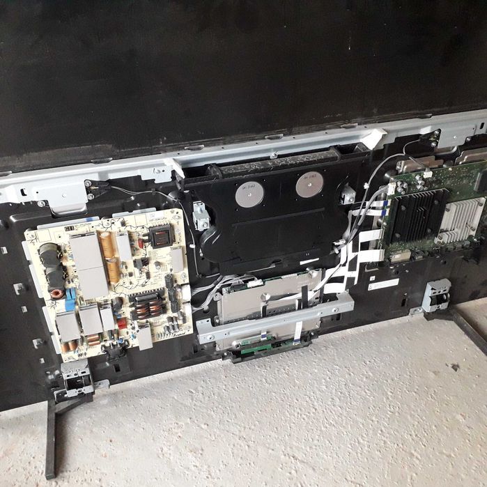 Vand module electronice dintr-un tv SONY  XR-65A80J