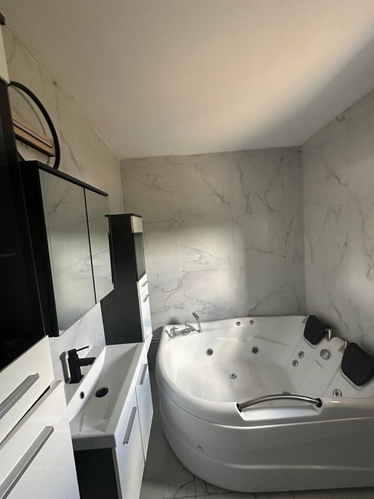 Vând casă locuibila renovată în totalitate