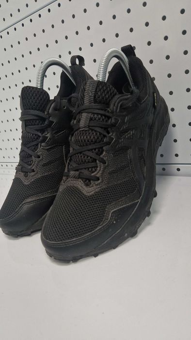 Оригинални дамски маратонки- Asics Gore-Tex