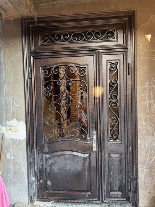 Парадные Железные двери
