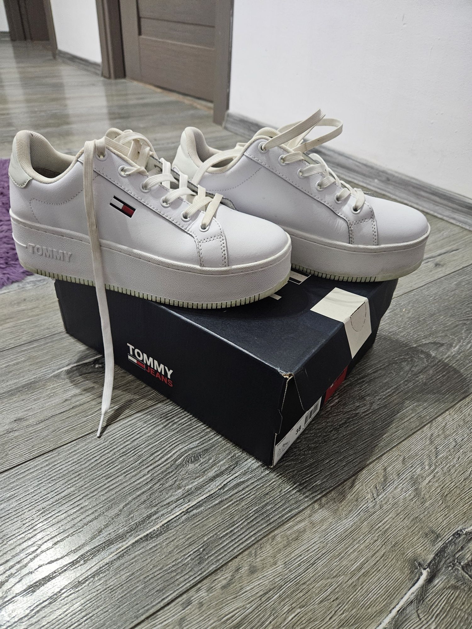 Adidasi Tommy Hilfiger piele, dama 38