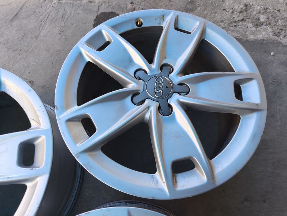 17" оригинални алуминиеви джанти за Audi A3.