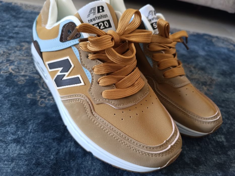 Универсальные кроссовки 39 размера, унисекс