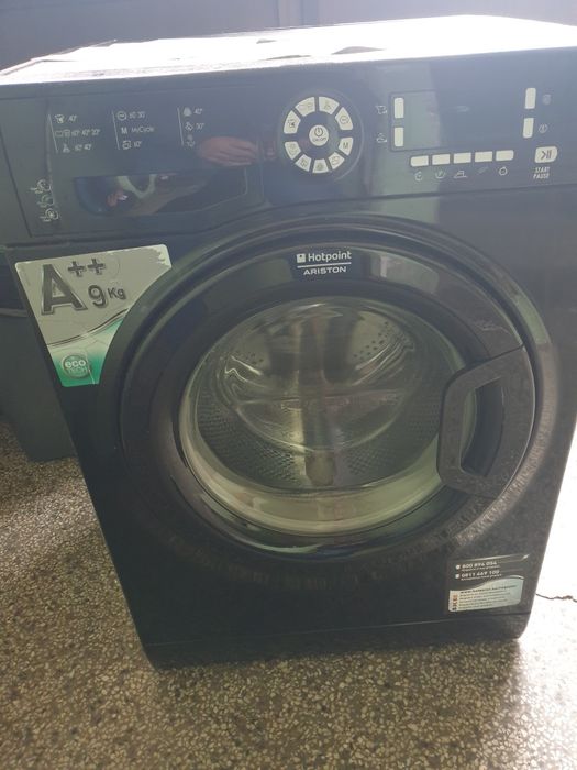 Продавам Пералня Аристон, за части.