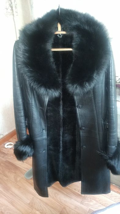 Продам женскую дублёнку за три тысячи тенге.