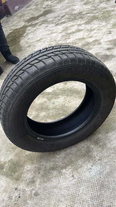 Vand cauciucuri iarna 195/65 R15 noi