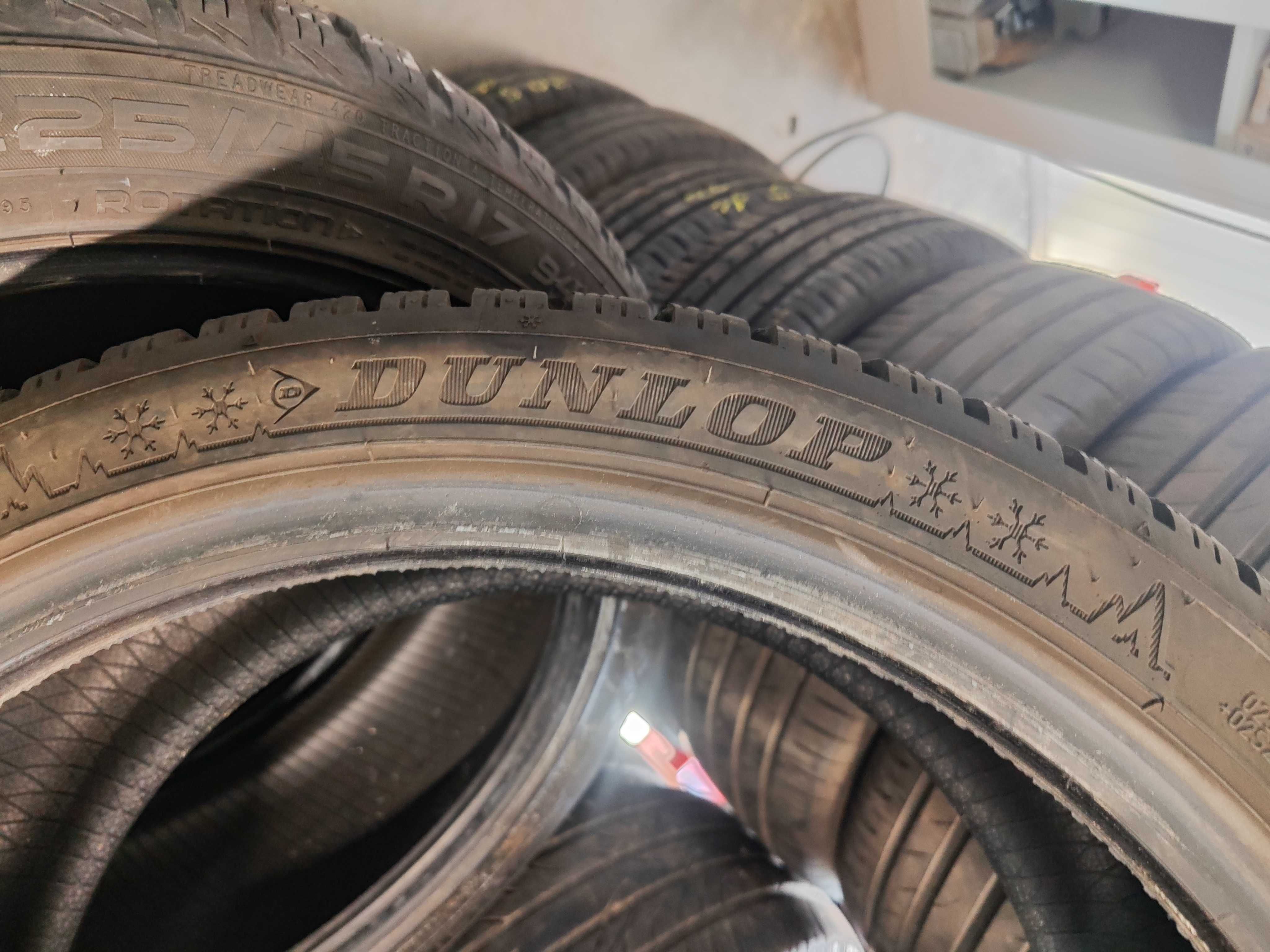 2бр.зимни гуми 225/40/18 Dunlop