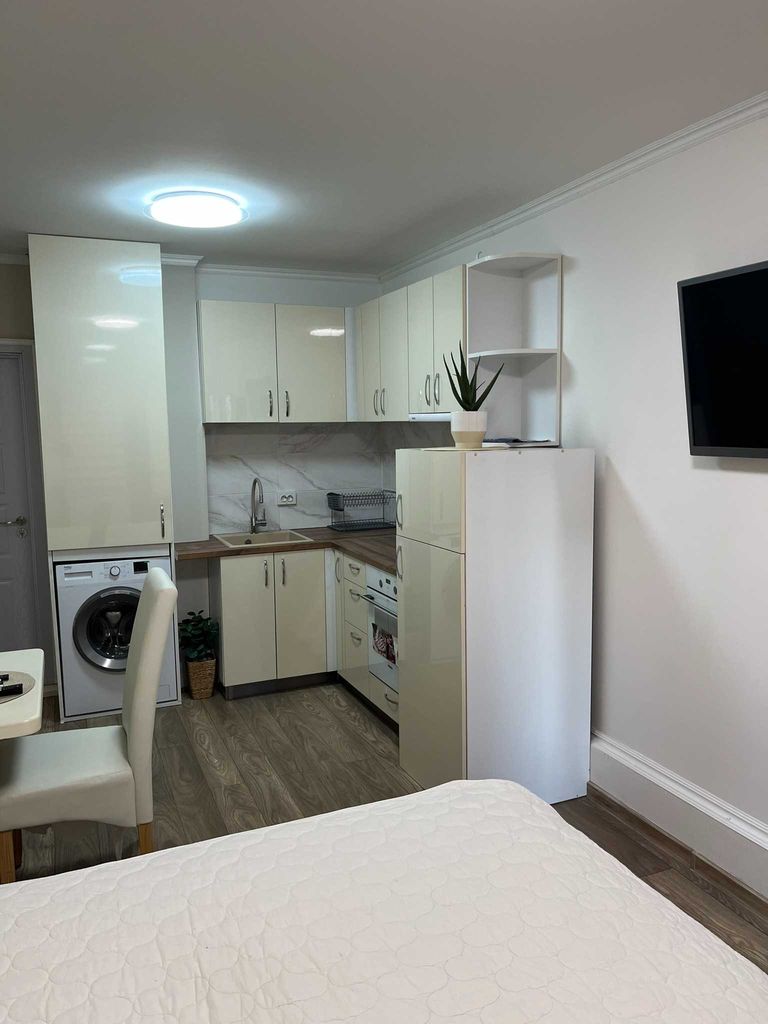 Дава се под наем Едностаен апартамент в София, Център - 30 кв.м за 408 € - Снимка #6