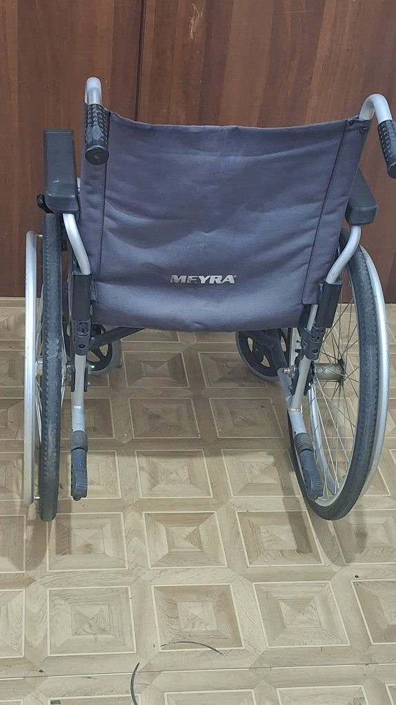 Инвалидная коляска