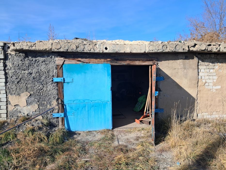 Продам гараж на юности