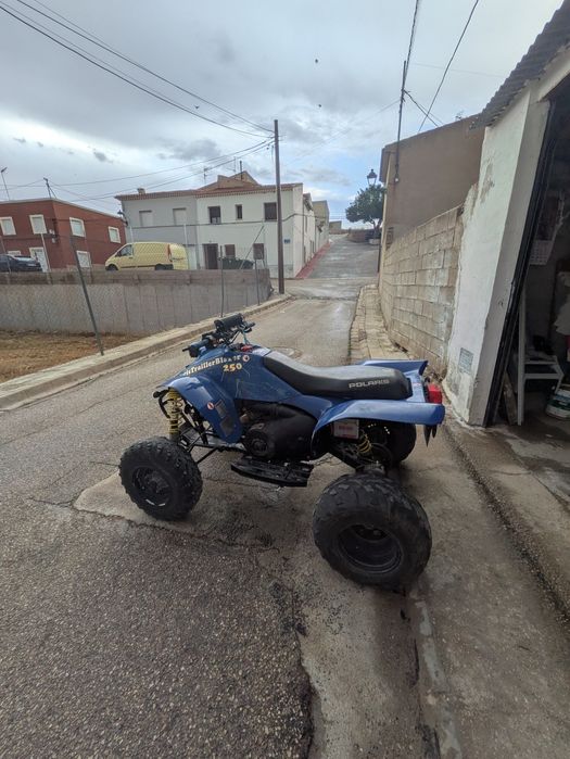 Vând Polaris Trailer Blazere de 250