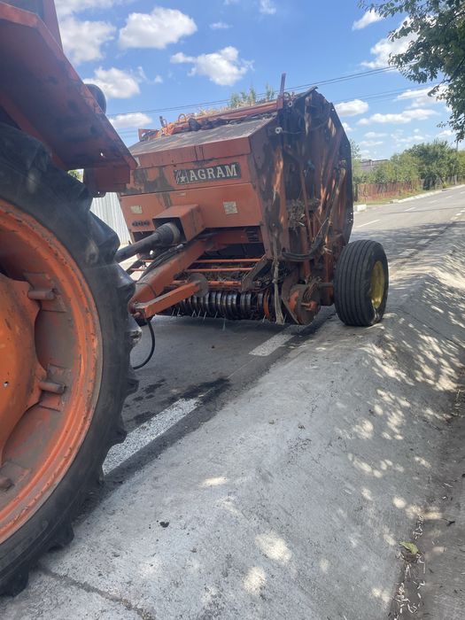 Se vinde presa de baloti