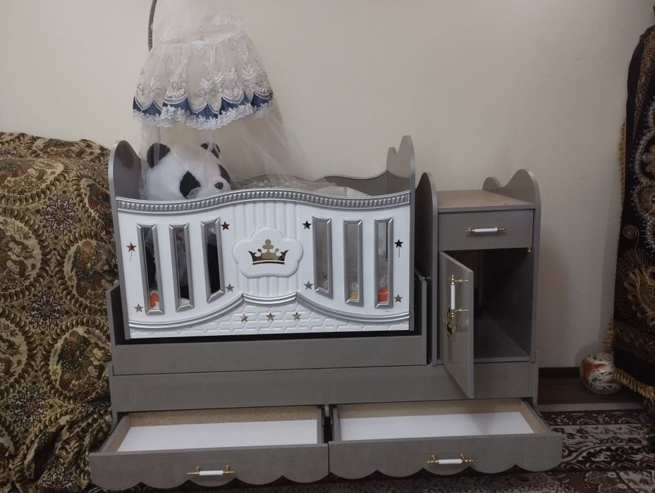 Yangi chaqaloq kravati ishlatilinmagan