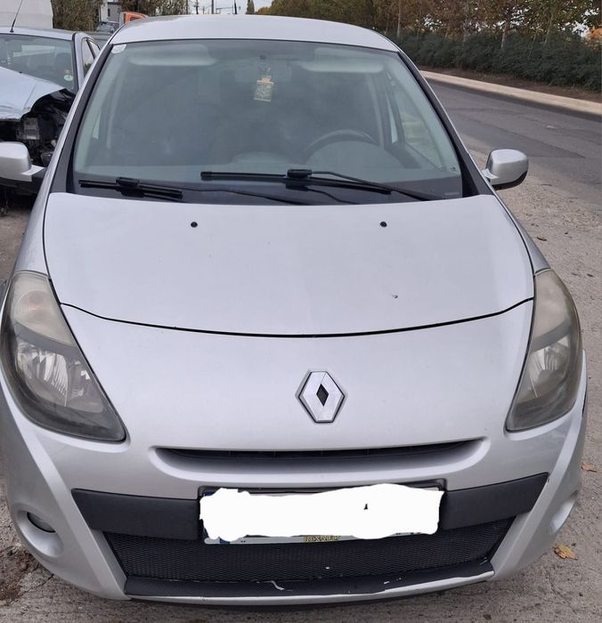 Dezmembrez renault clio 3