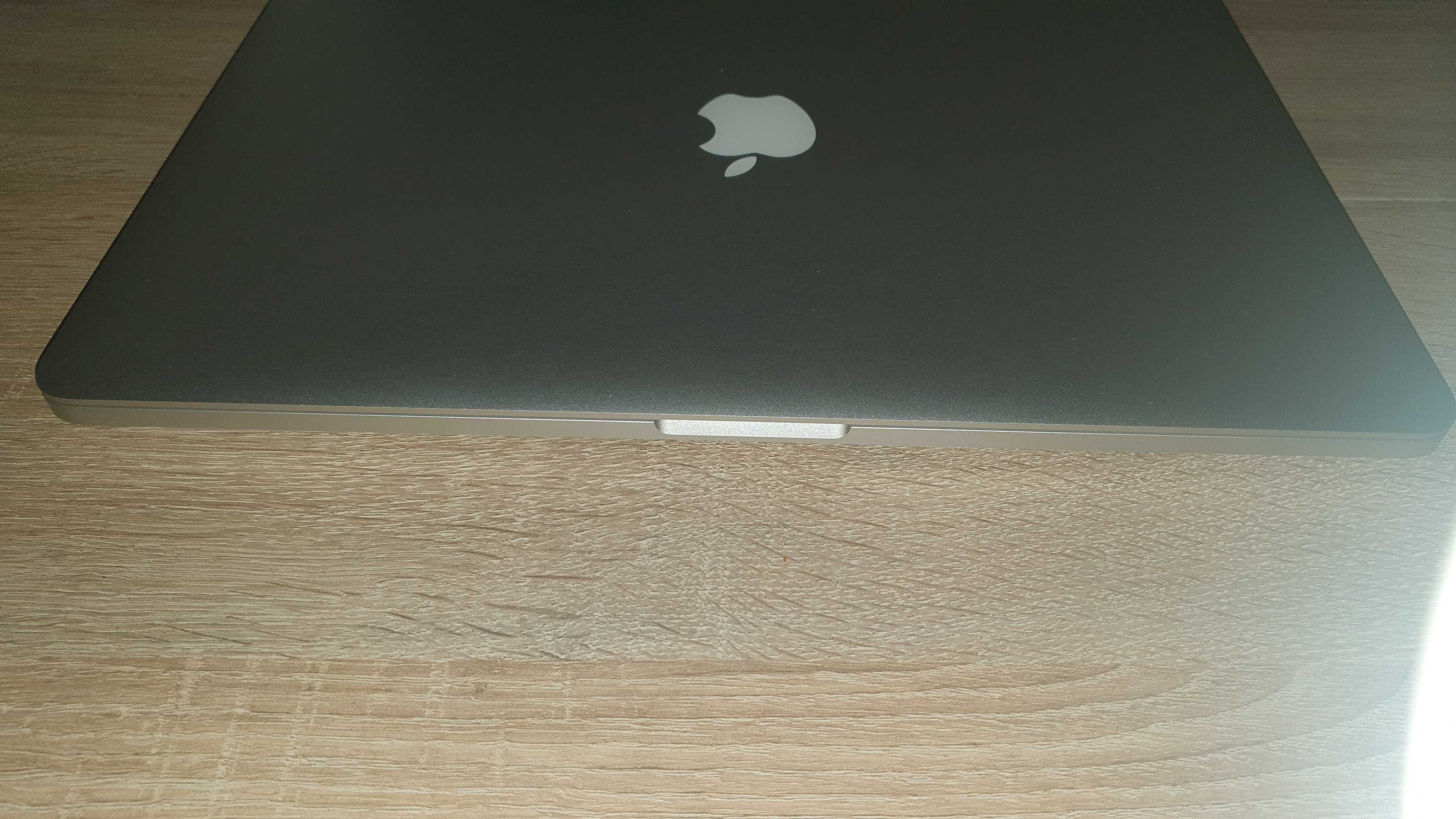 MacBook Pro i7 Retina 15 Mid 2015 16GB RAM 256 SSD Laptop Cycle C. 371