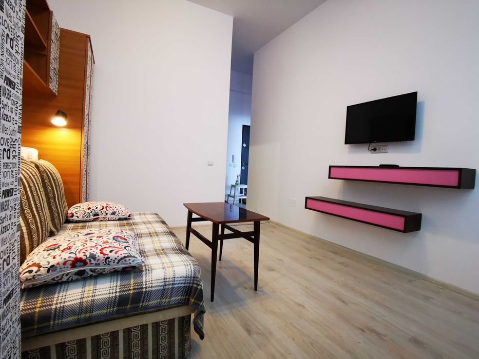 Închiriere garsonieră decomandată/ 31,50 mp/ demisol înalt