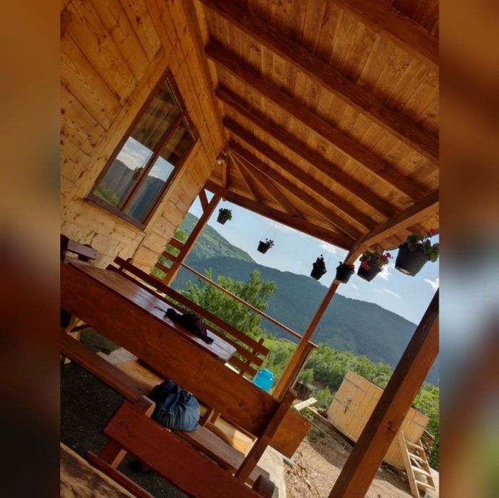 Cabana de închiriat la munte weekend cu ciubăr