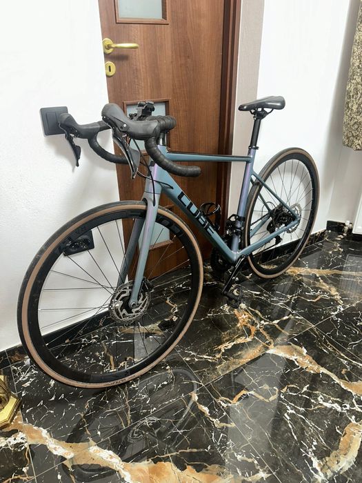 Bicicleta Cube axial race