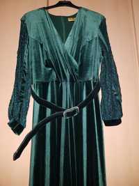 Vând rochie eleganta  verde din catifea subțire mâneci cu paiete 50