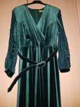 Vând rochie eleganta  verde din catifea subțire mâneci cu paiete 50