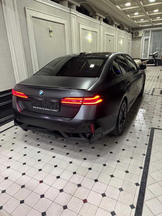 BMW 530i х Drive M sport черный матовый. Новый
