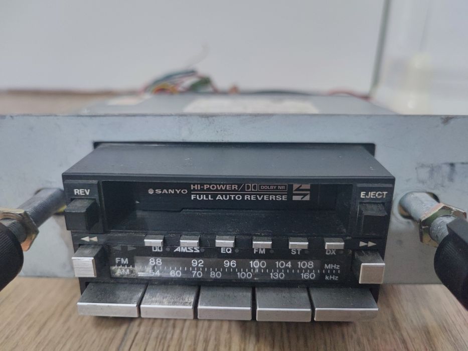 Radio casetofon auto Sanyo FT C70 vintage clasic 1990