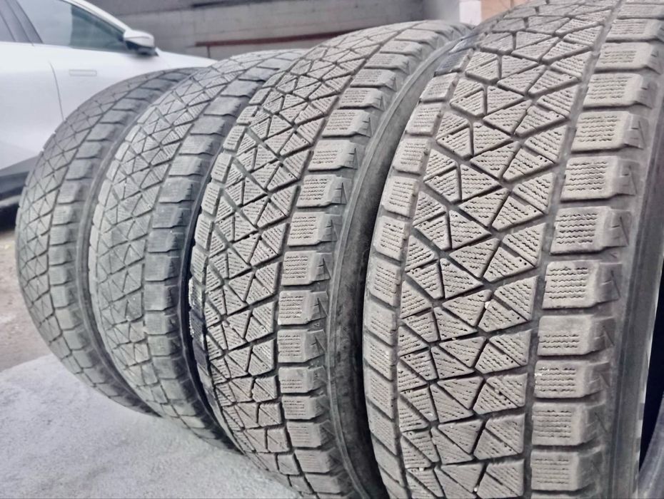 Зимний шины 235/60/18
