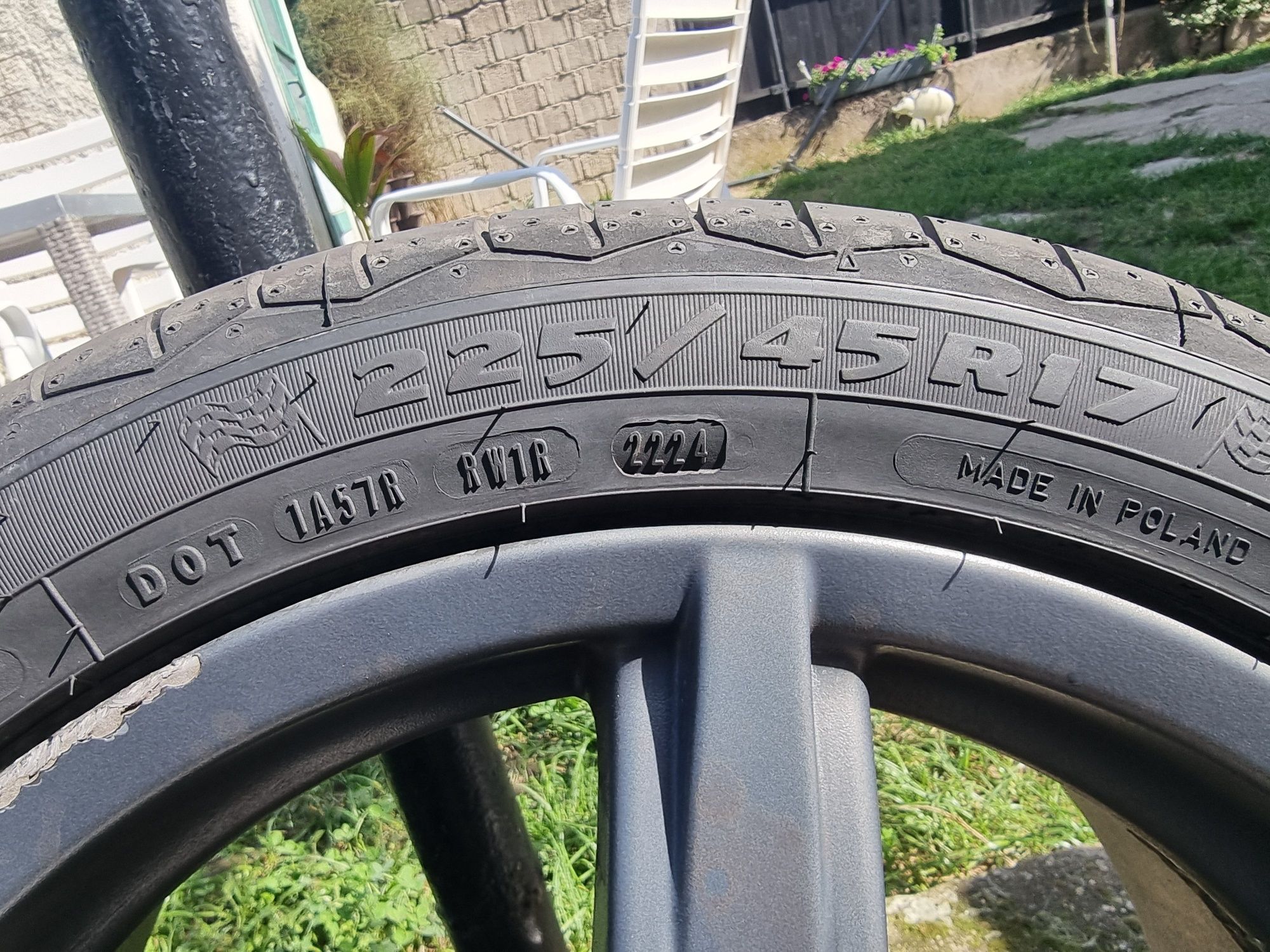 Vand jante pe 17 cu cauciucuri aproape noi