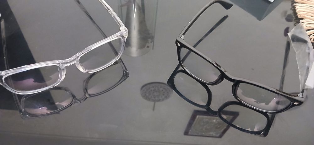 Ochelari pentru lumina albastra