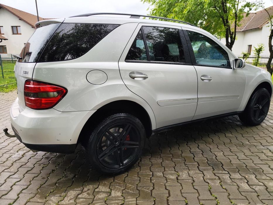 Mercedes-Benz ML Mercedes ML 320 – Putere, confort și stil!