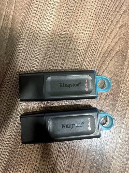Флешка фирменная Kingston 64Gb