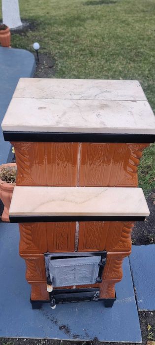 Soba de teracota de vanzare.