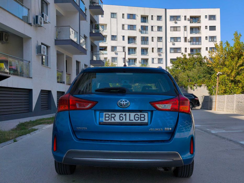 Toyota Auris 2014 Hybrid Touring Sports
