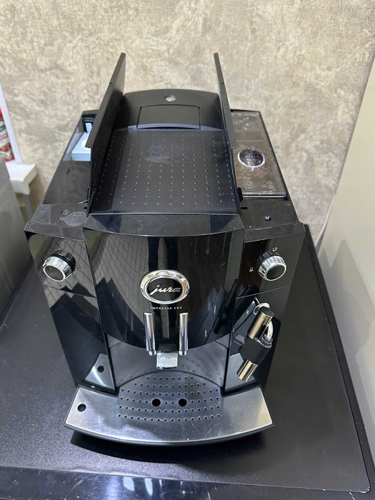 Продаю кофемашина JURA C 60 . Посуда моющая машина GOODWELL 14