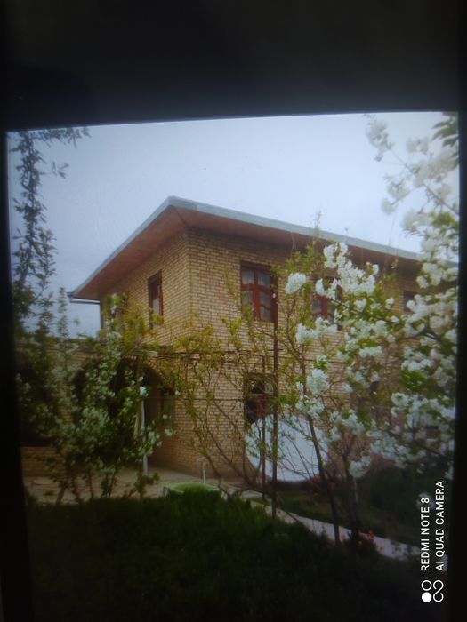 Продаю с пропиской 4 комнаты сауна бассеин 4,5сот. Все условия есть.