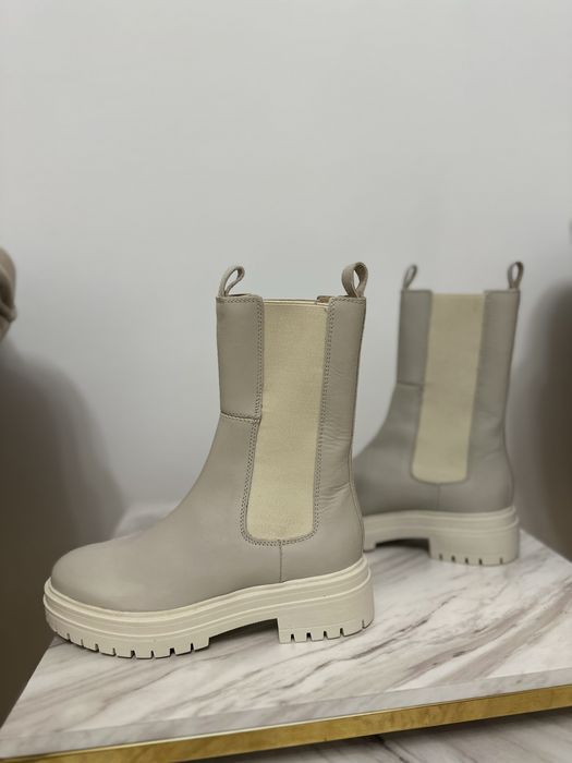 Ghete bej din piele naturala noi 36